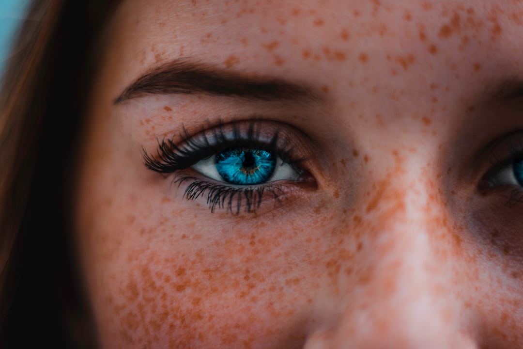 Photo Eyelashes, growth serum